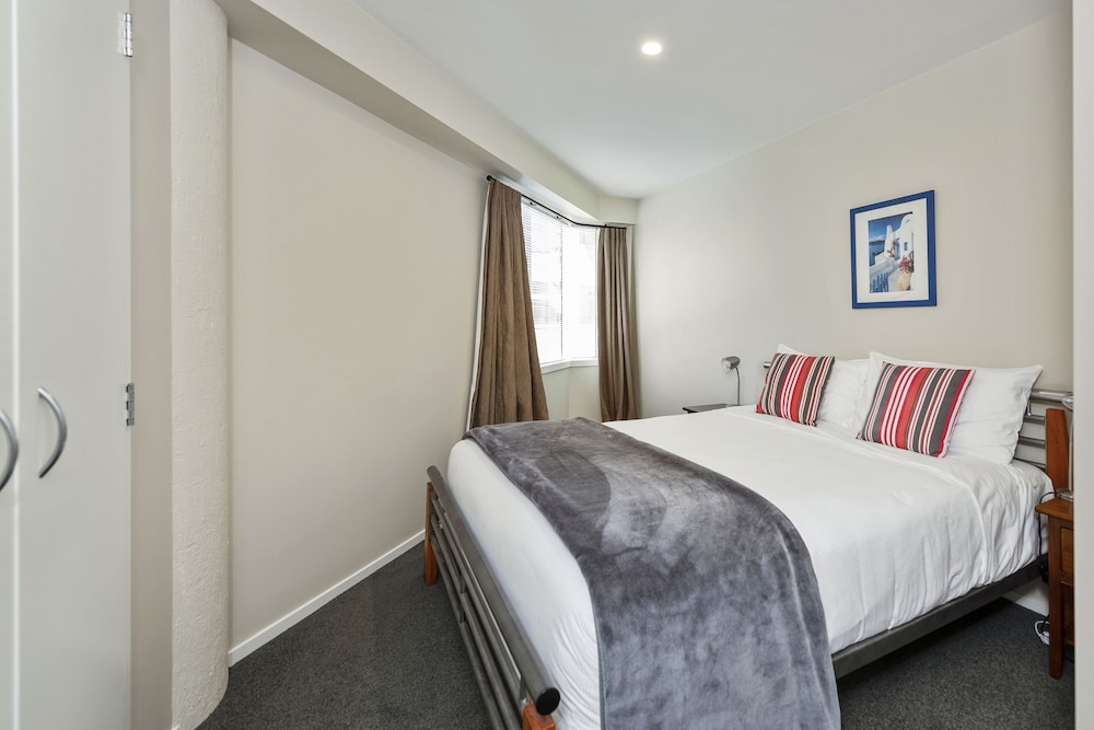 The Pavilions Beachfront Apartments 23/76