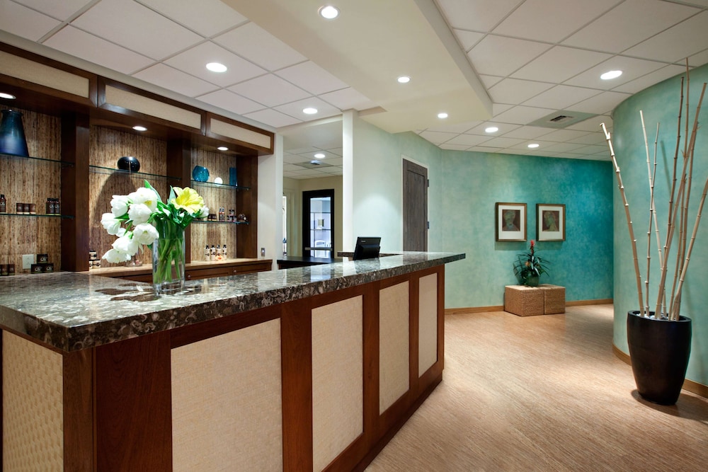 Embassy Suites La Quinta & Spa 13/85