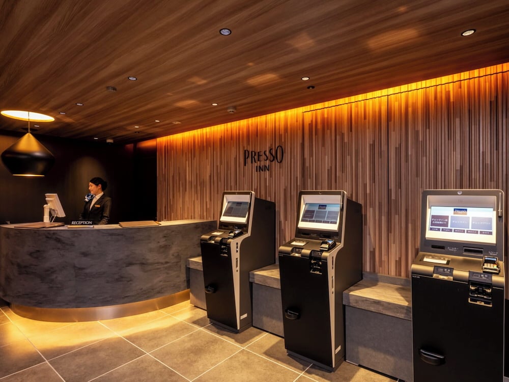 Keio Presso Inn Tokyo Station Yaesu 11/76
