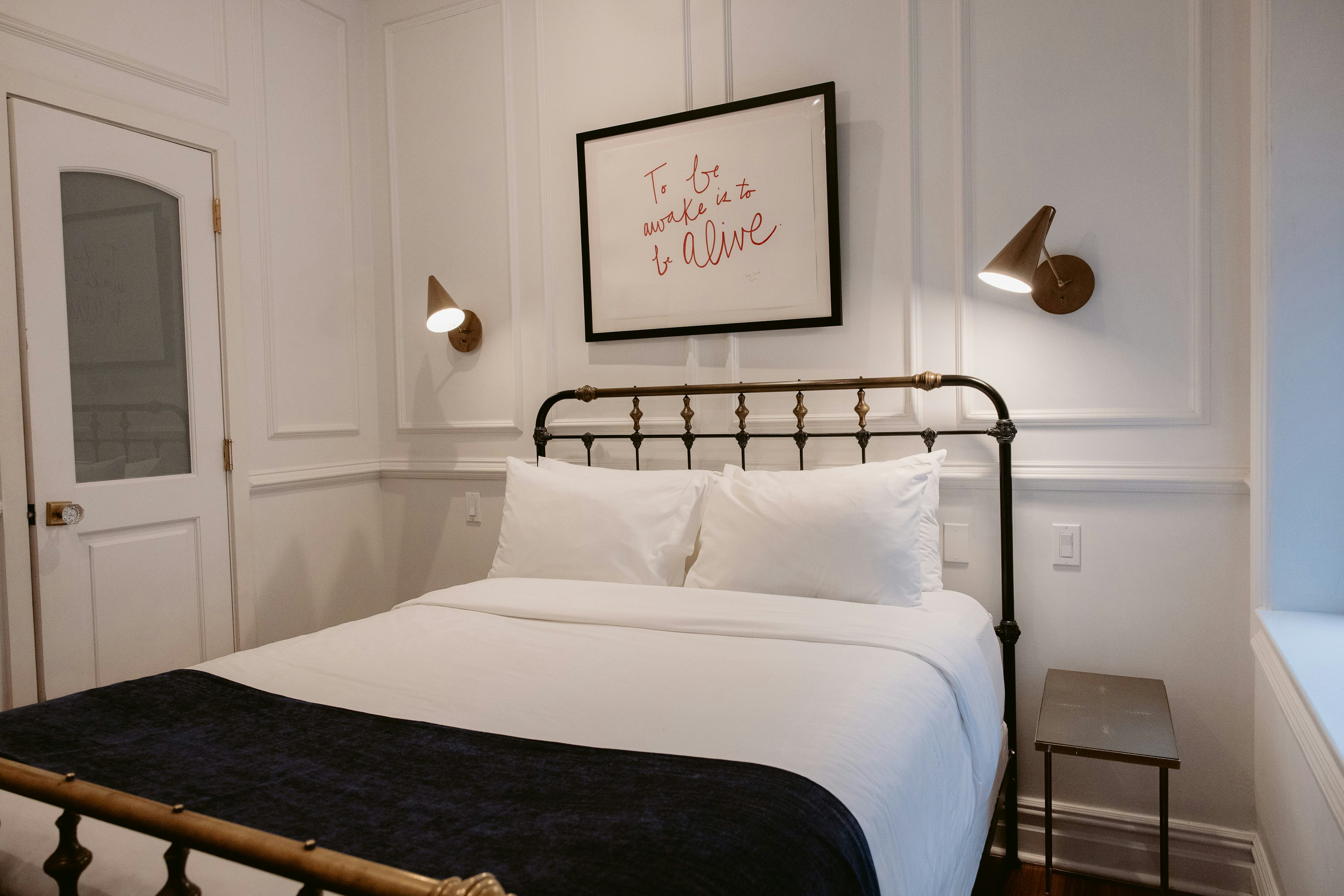 غرفة مريحة بسرير كوين، Life Hotel New York 2/3