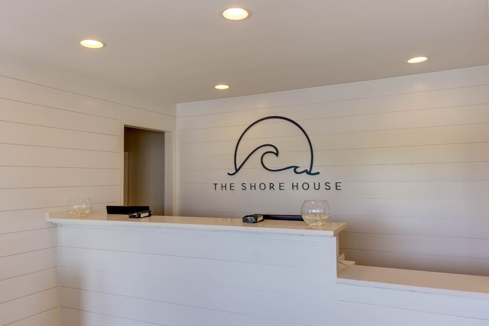 Bedtime Inn & Suites 3/28