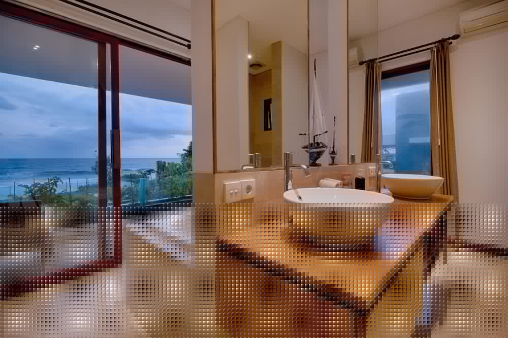 Kutus Kutus Keramas Villa 25/51