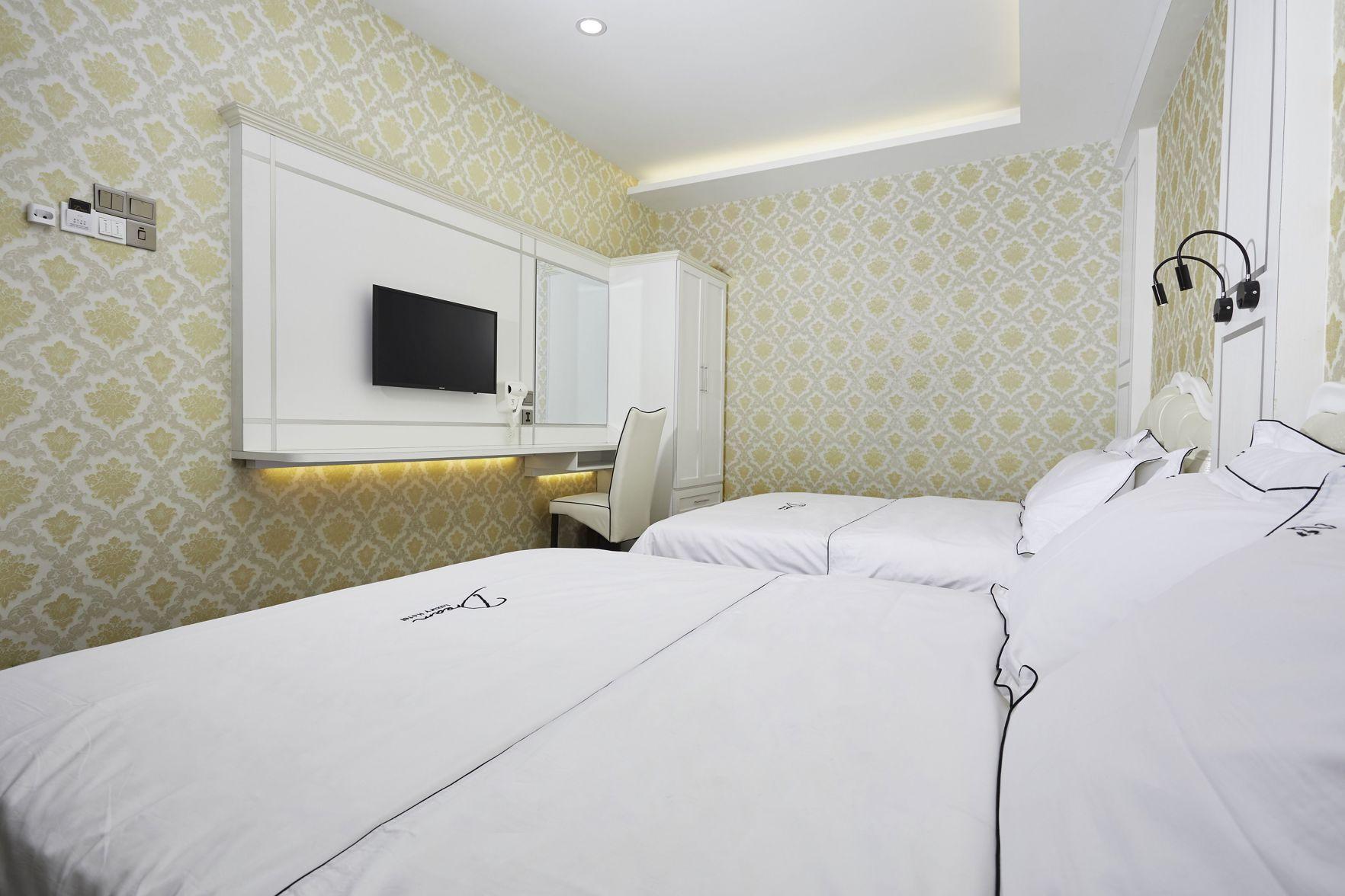Gold, Family Suite