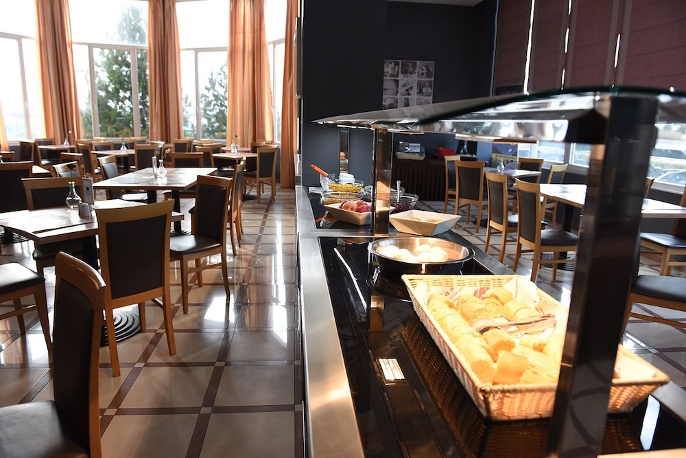 Athina Airport Hotel 56/67