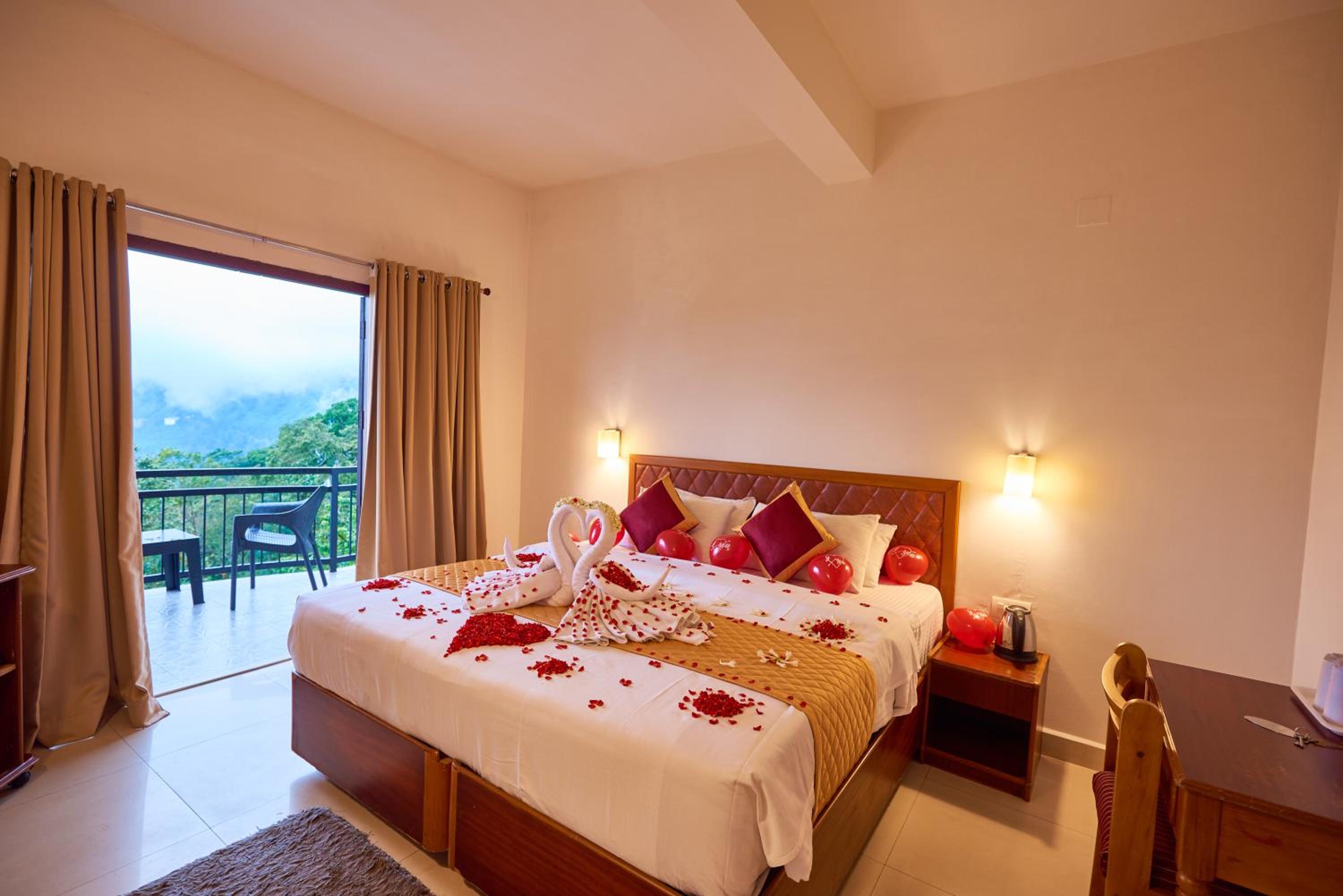 MOUNTAIN VIEW ROOM