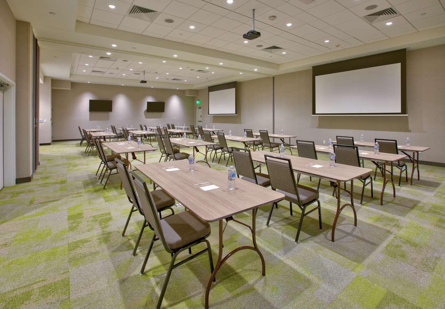 Home2 Suites by Hilton Wichita Falls 13/17