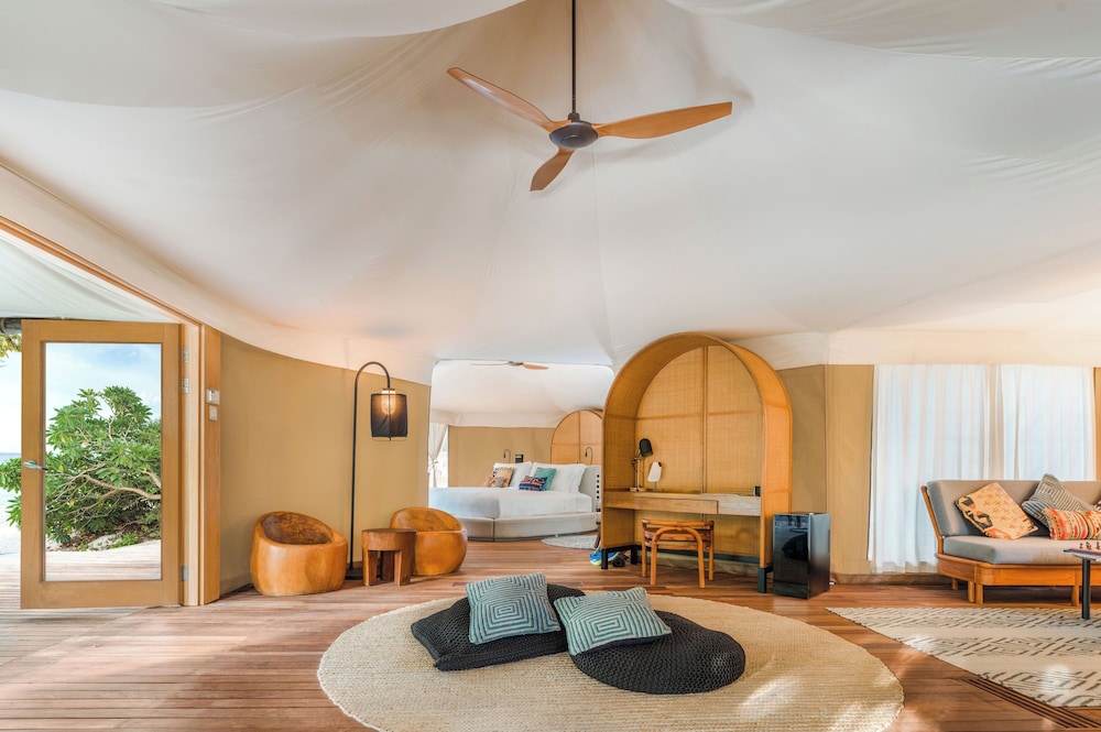 Sirru Fen Fushi Private Lagoon Resort 23/68