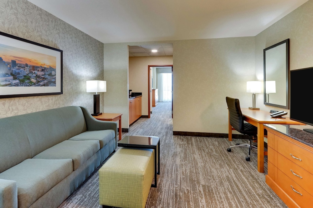 Drury Inn & Suites Orlando 43/60