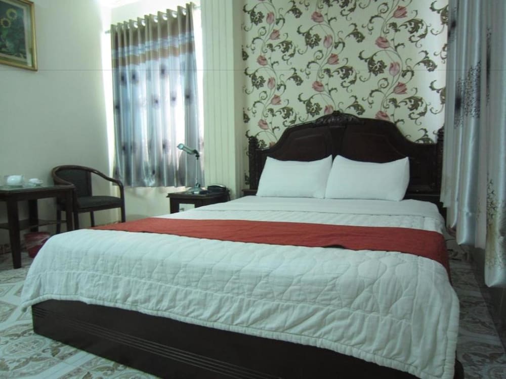 Tan Hoang Long Hotel District 5 13/30