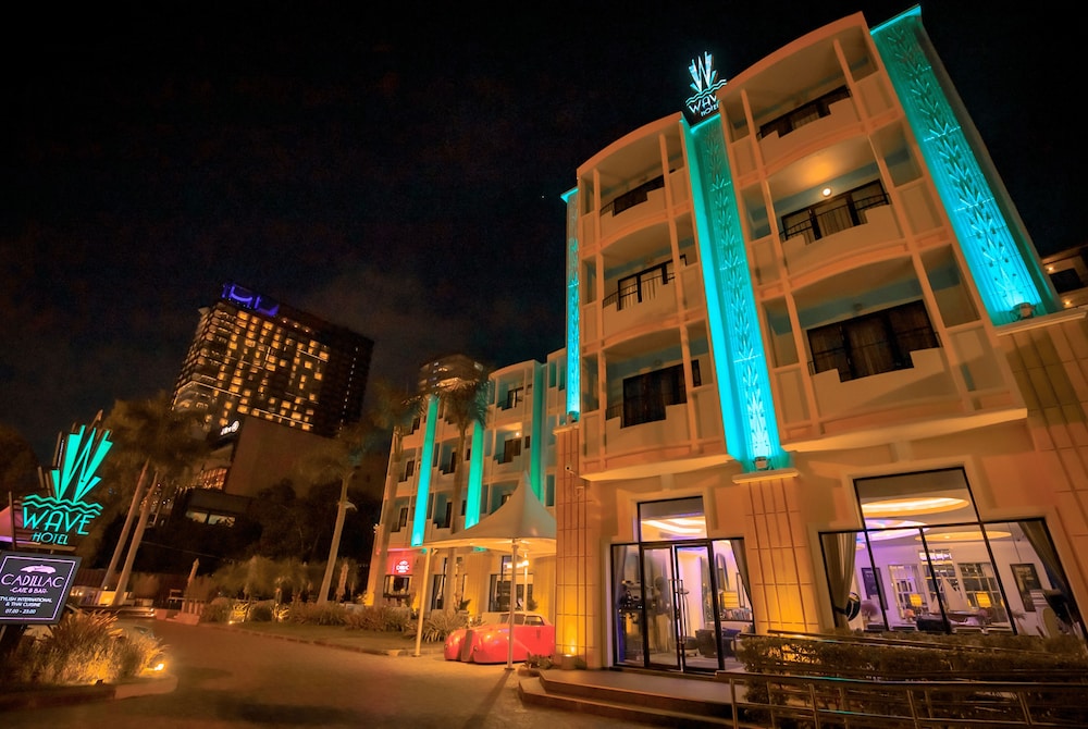 Wave Hotel 1/50