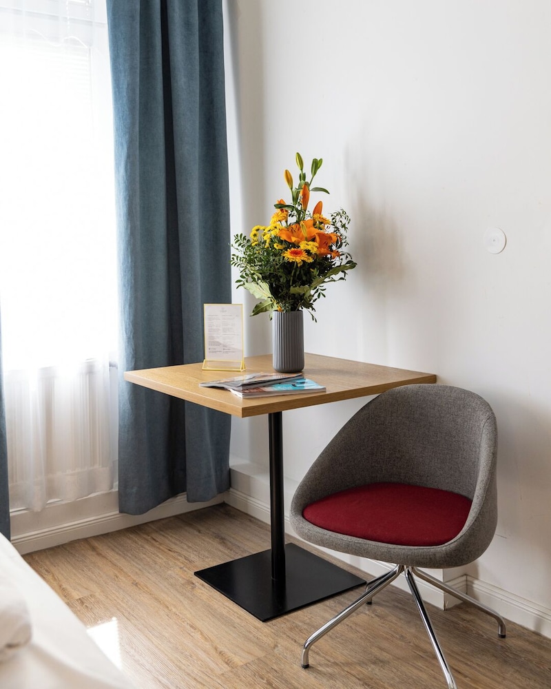 Florum Hotel (Ex Tabor Hotel) 42/56