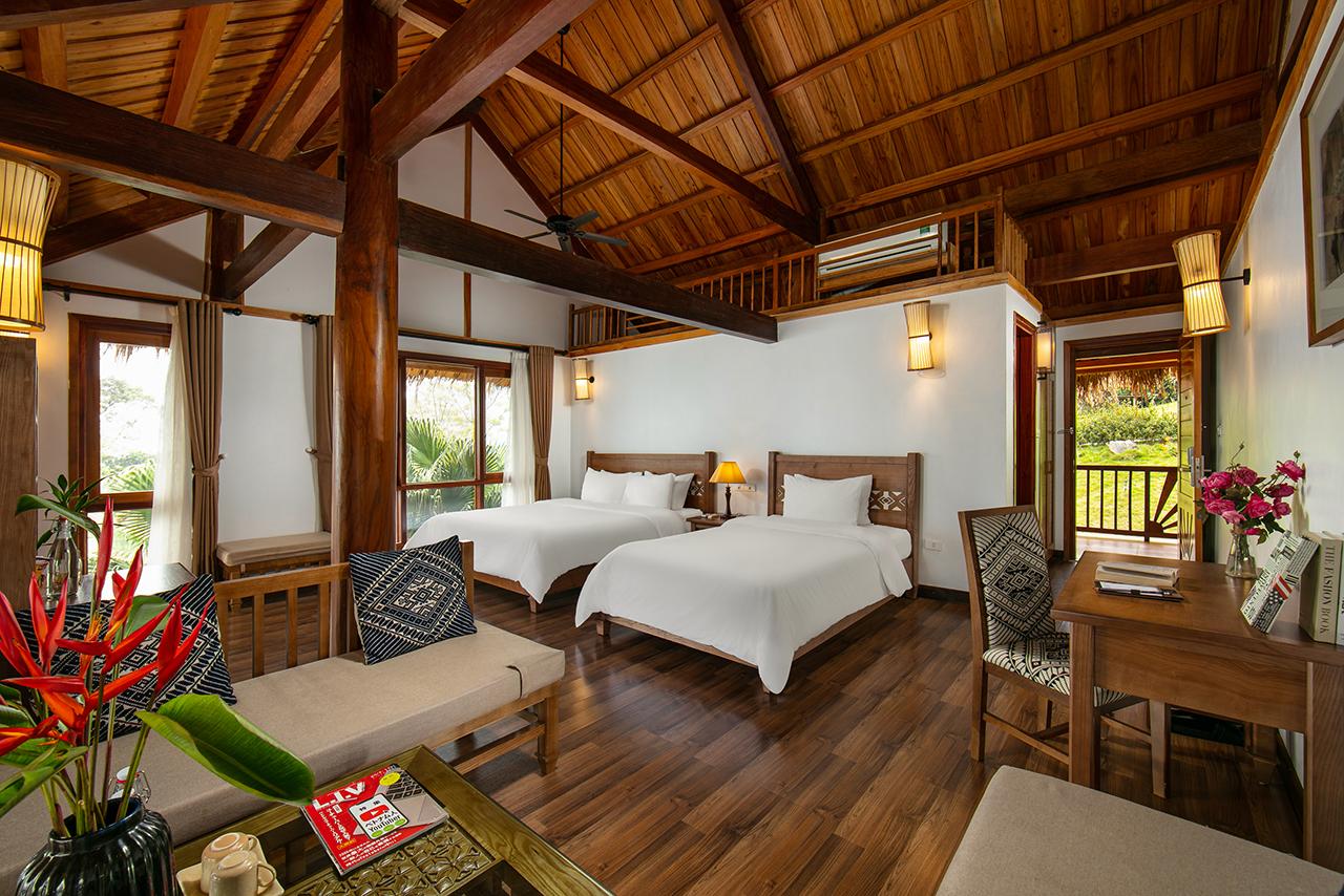 جناح عائلي بسرير مزدوج وسرير فردي بإطلالة على البحيرة بشرفة، Mai Chau Hideaway Lake Resort 2/2