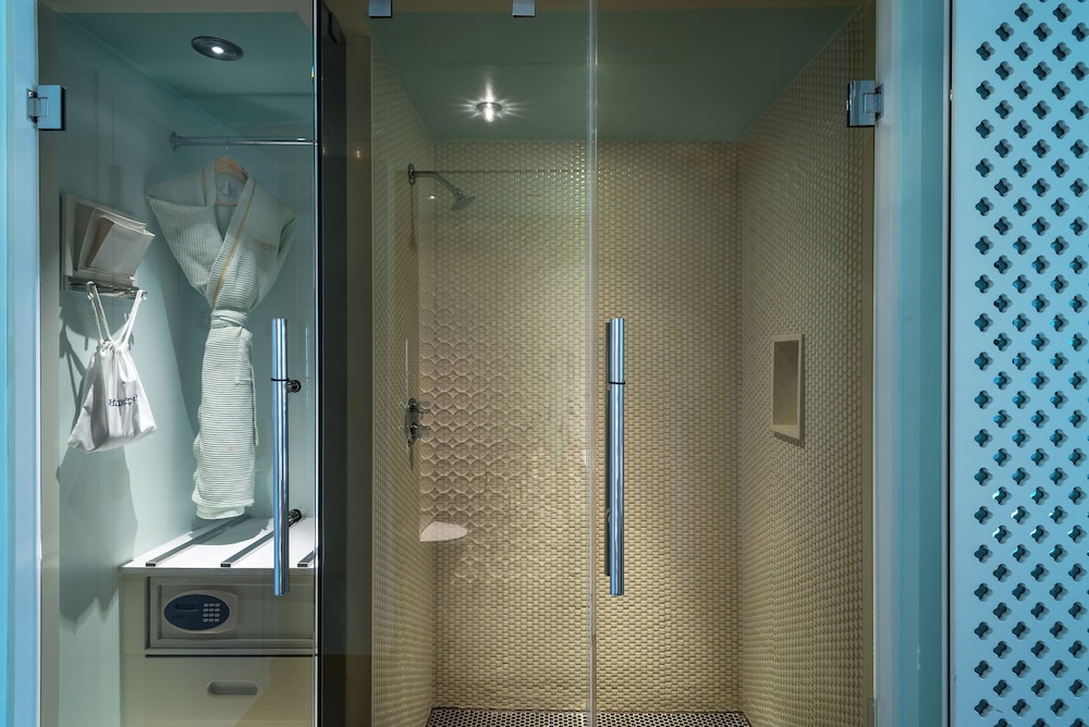 Gold, 2 Double Beds, Accessible، Dream South Beach by Hyatt 4/4