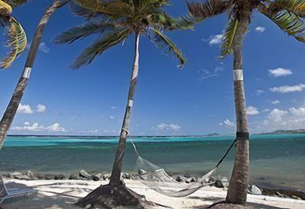 Colony Cove Beach Resort 14/22