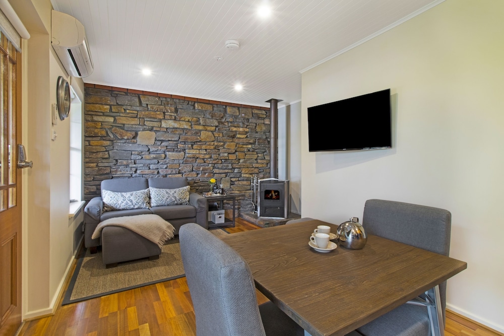 Stonewell Cottages & Vineyards 27/50