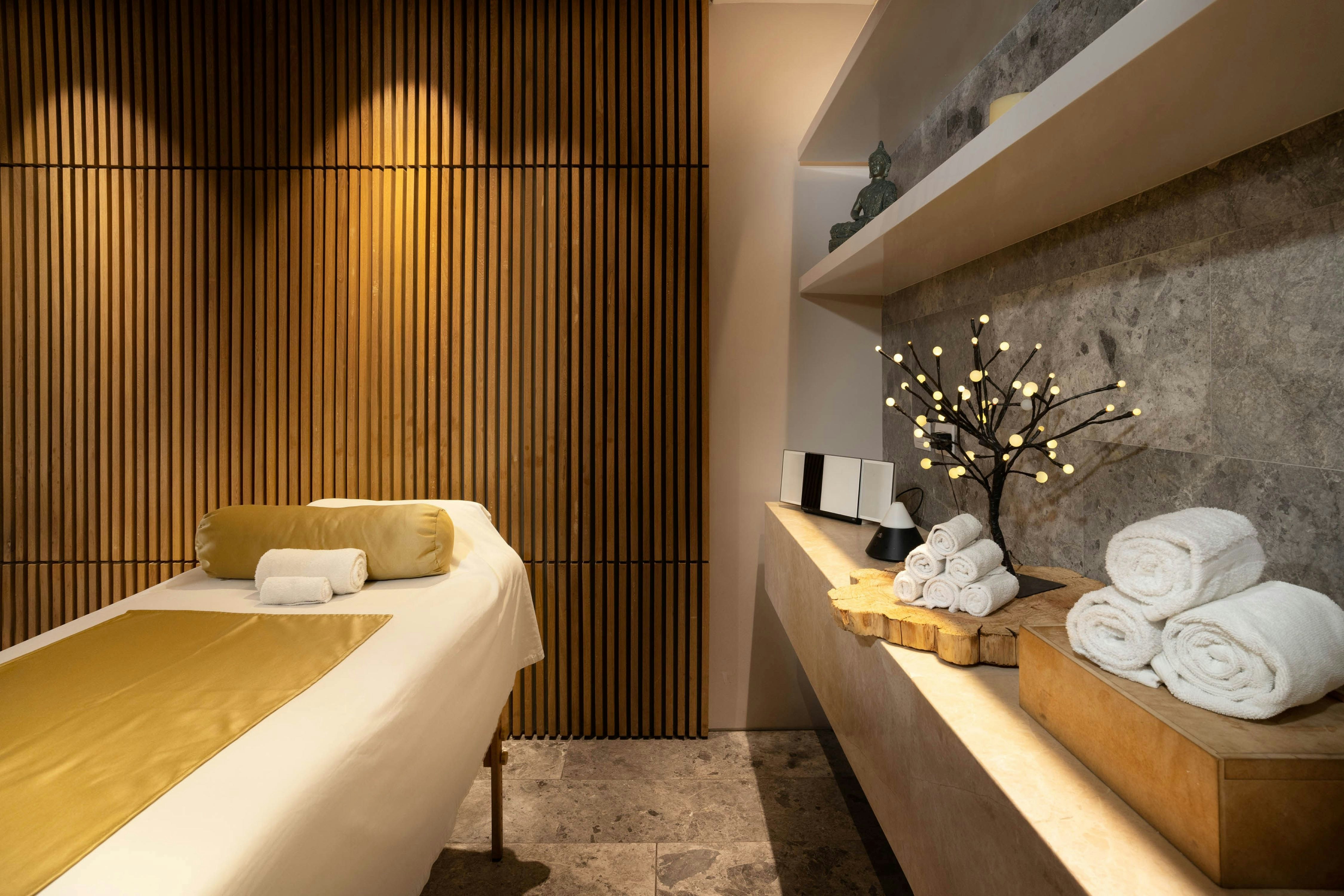 Salvio Parque 93 Bogota, Curio Collection by Hilton 77/77