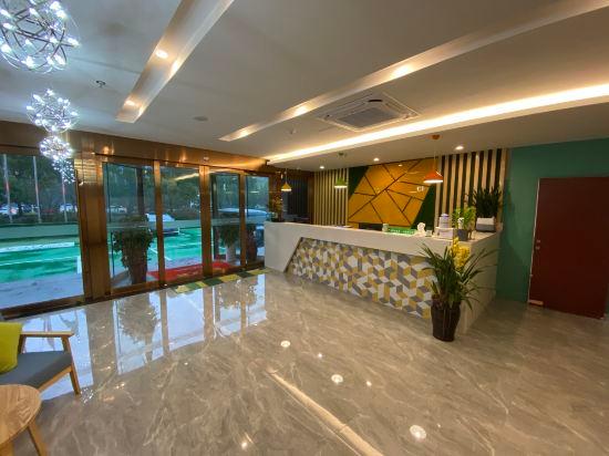 Lobby at Vatica Hotel Anqing Wuyue Square Boai Hospital, ANQING
