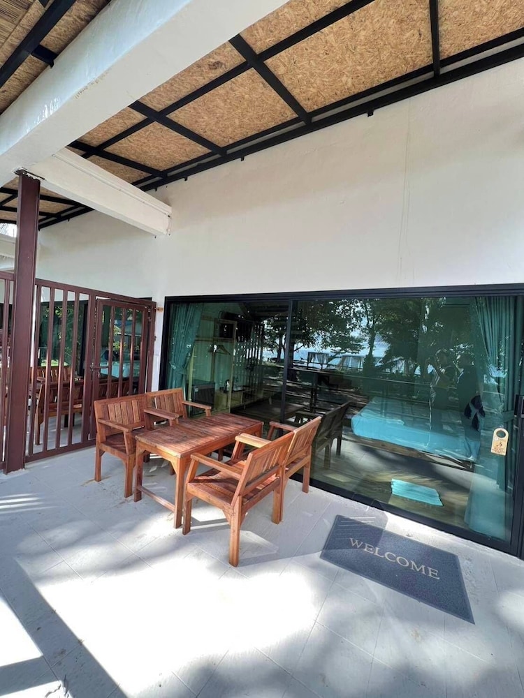 Siam Beach Resort 50/71