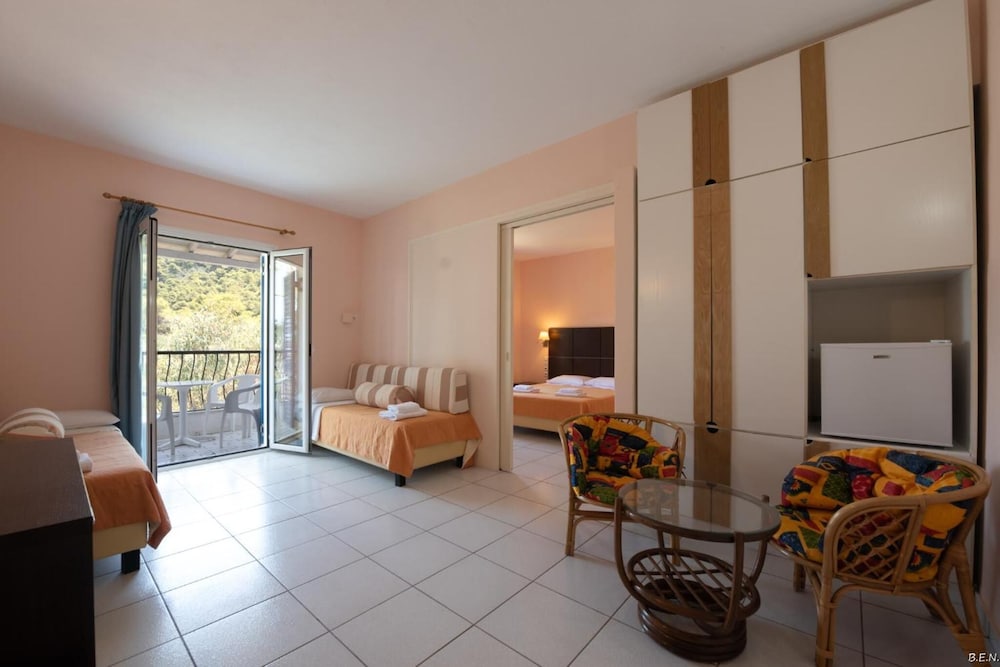 Anamar Skiathos 23/48