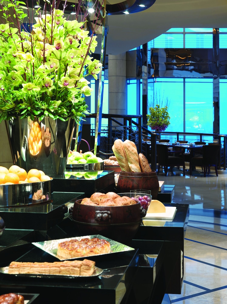 GRAND HYATT SHANGHAI 37/69