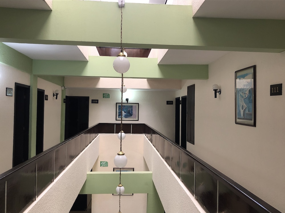 Frances Hotel 44/54