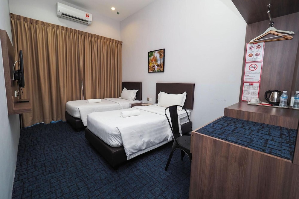 S Boutique Hotel 12/48