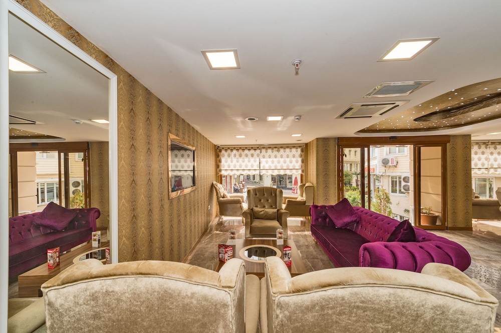 Grand Pamir Hotel 33/50