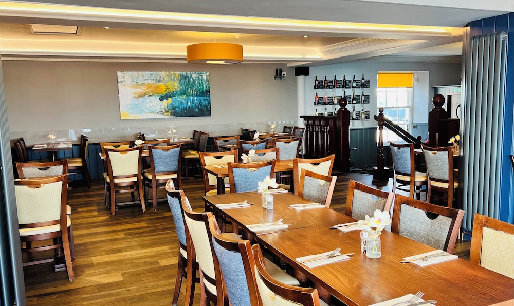 Cove Bay Hotel 44/60
