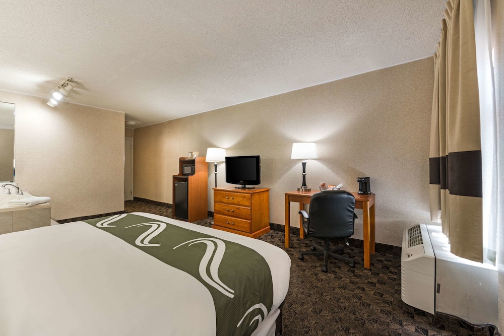 Quality Inn & Suites Portage Central 9/53