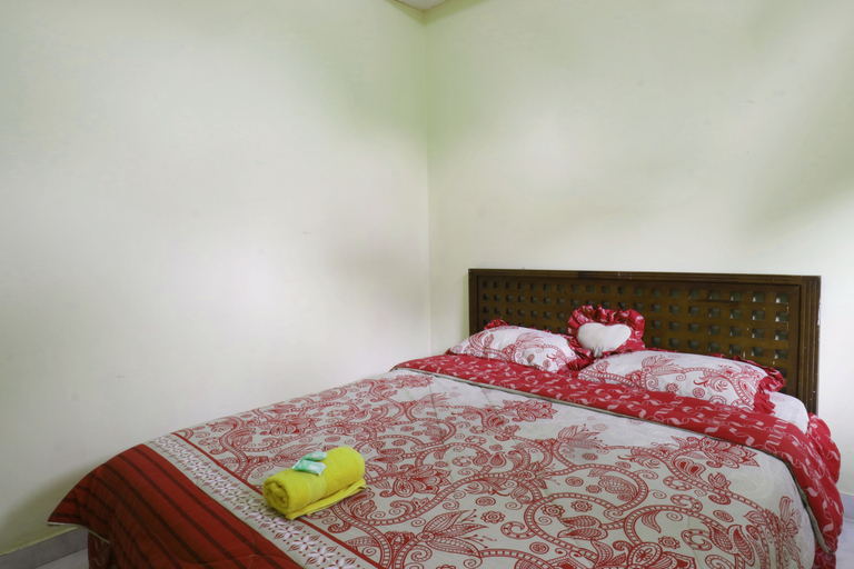 3 Bedrooms, Mansion