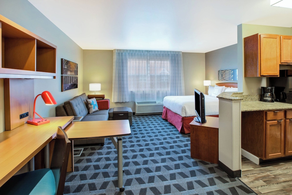 TownePlace Suites Detroit Sterling Heights 8/24