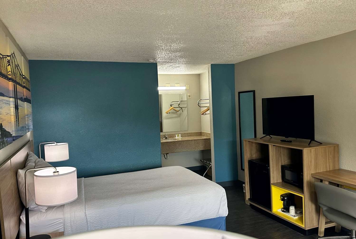 Days Inn by Wyndham Columbia NE Fort Jackson 7/23