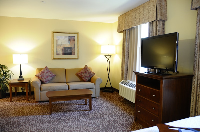 Hampton Inn Suites Red Bluff 22/38