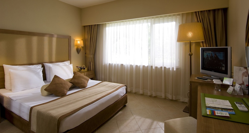2 Bedrooms, Family Suite, Villa, Double Bed, 3 Sofa, Living Area