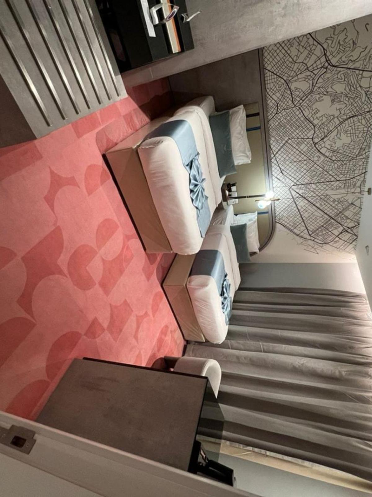 Room, Twin Beds