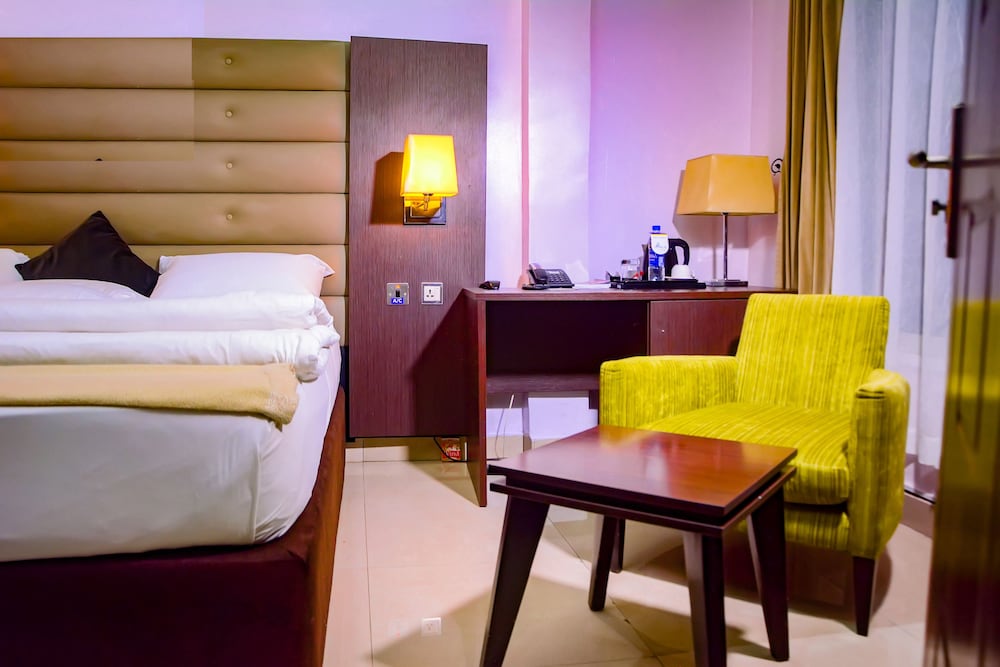 Golfview Hotel and Suites 20/63