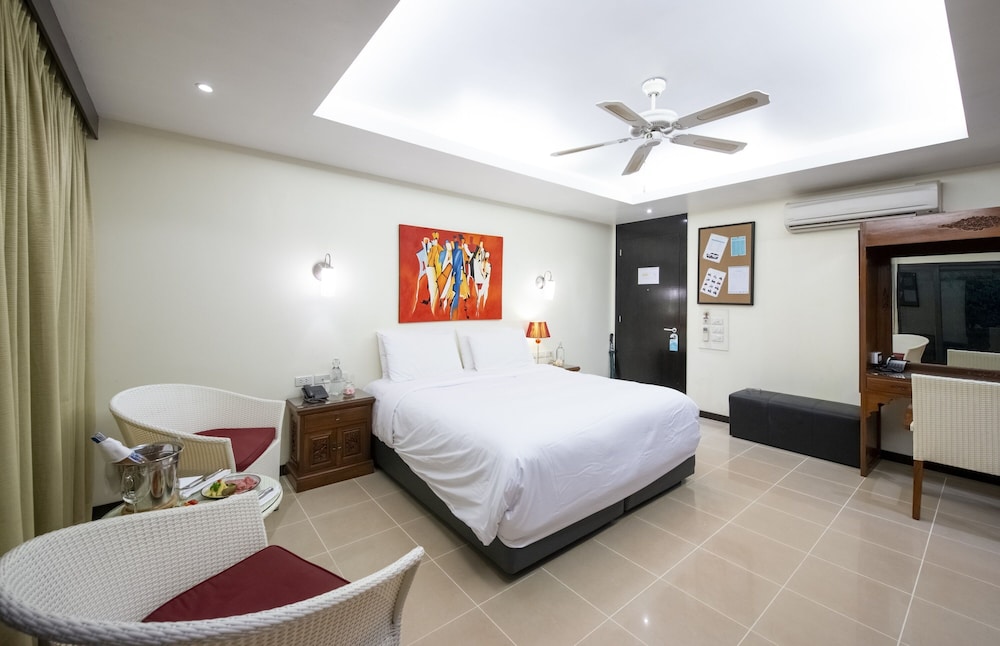 The Lokal Hotel Phuket 9/37