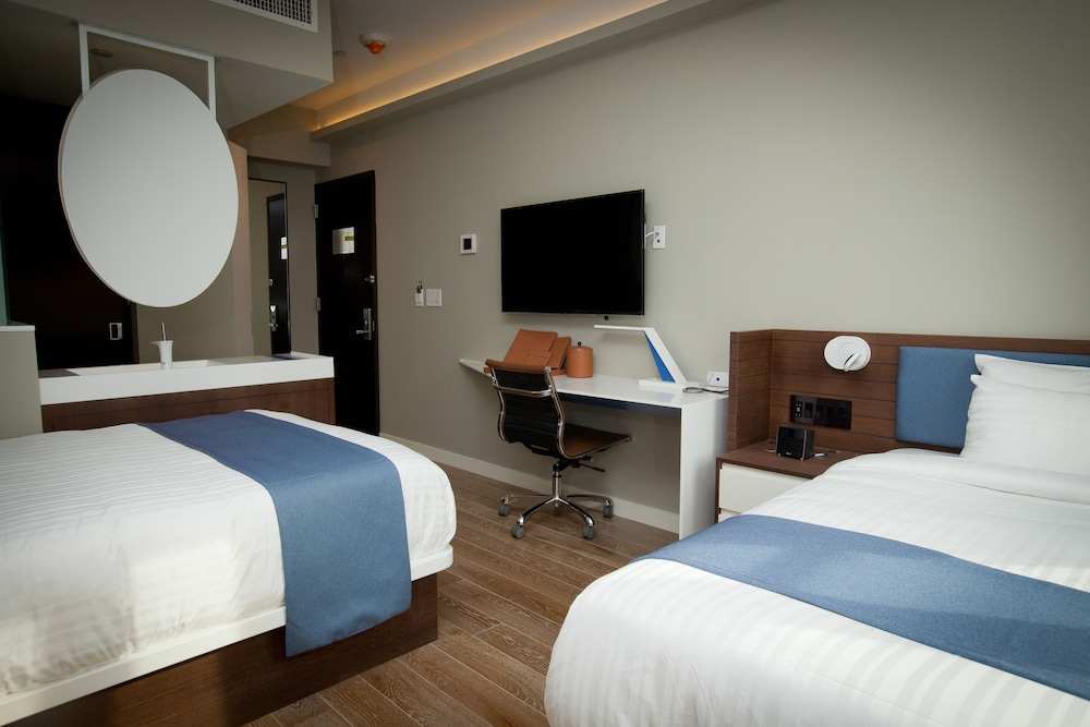 NobleDen Hotel 35/57
