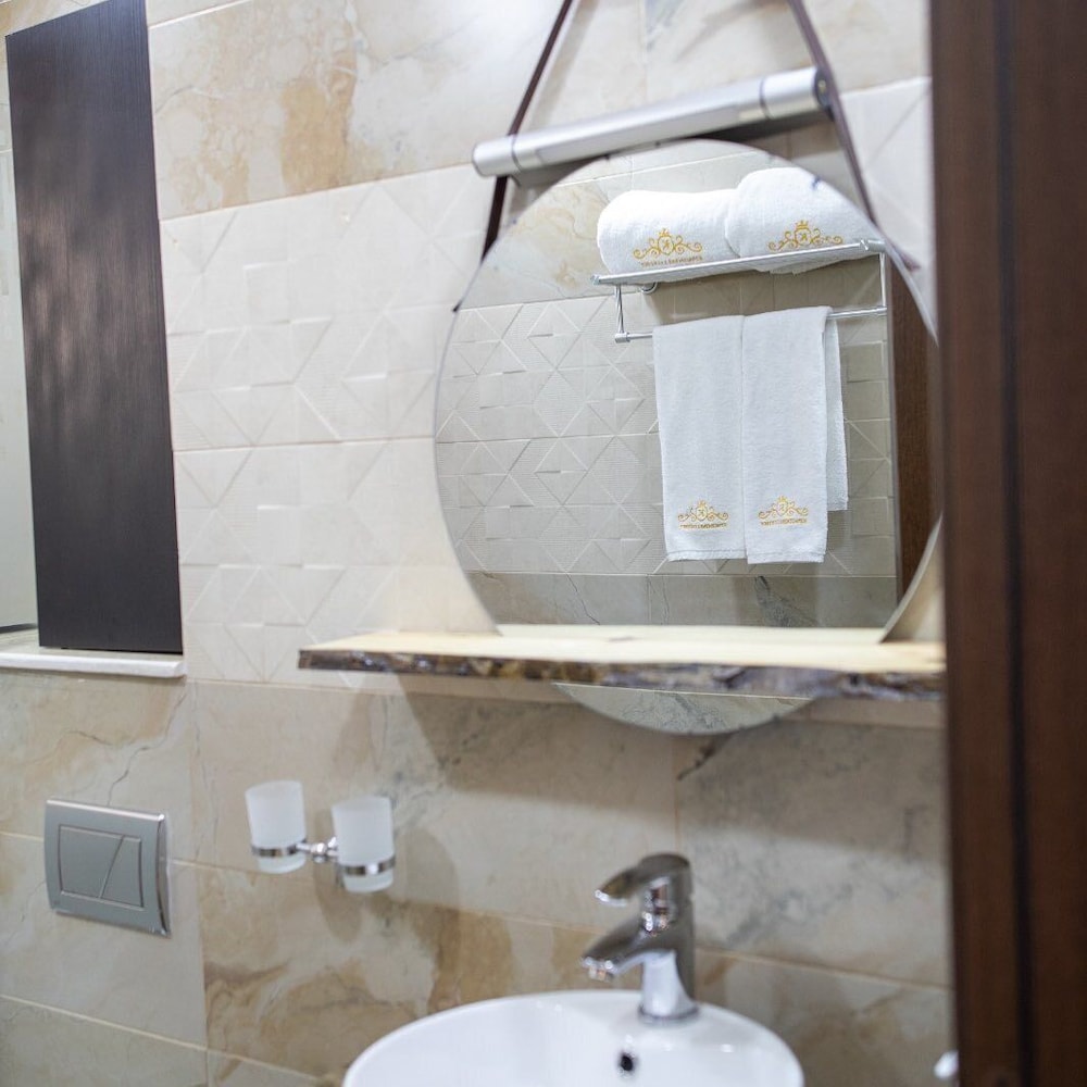 Kingdom Luxury Cheraga 40/42