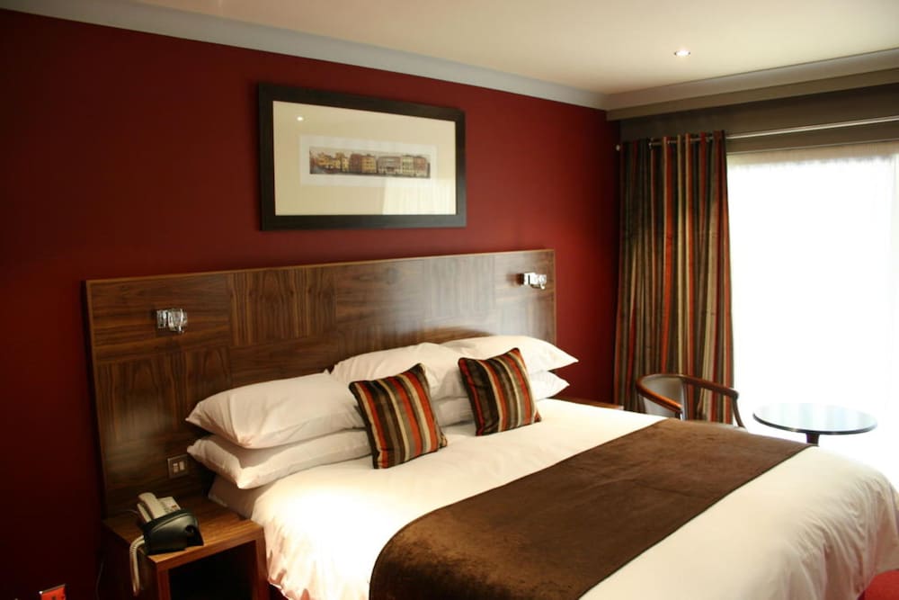 DELUXE, DOUBLE BED