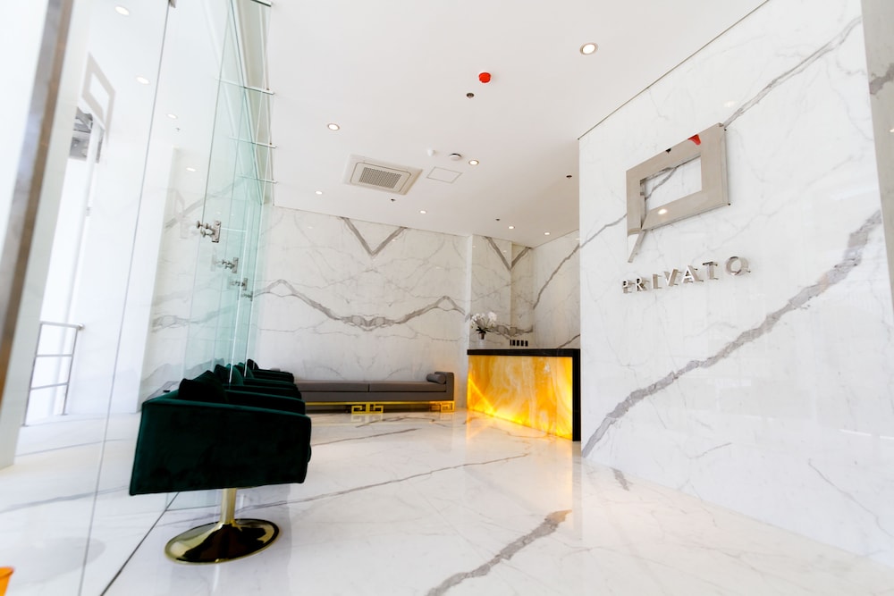 Privato Makati 7/41