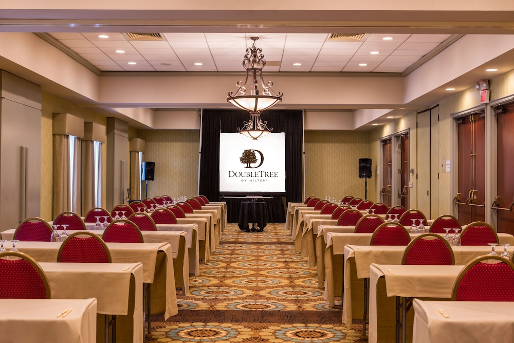 Doubletree By Hilton Whittier Los Angeles 68/79