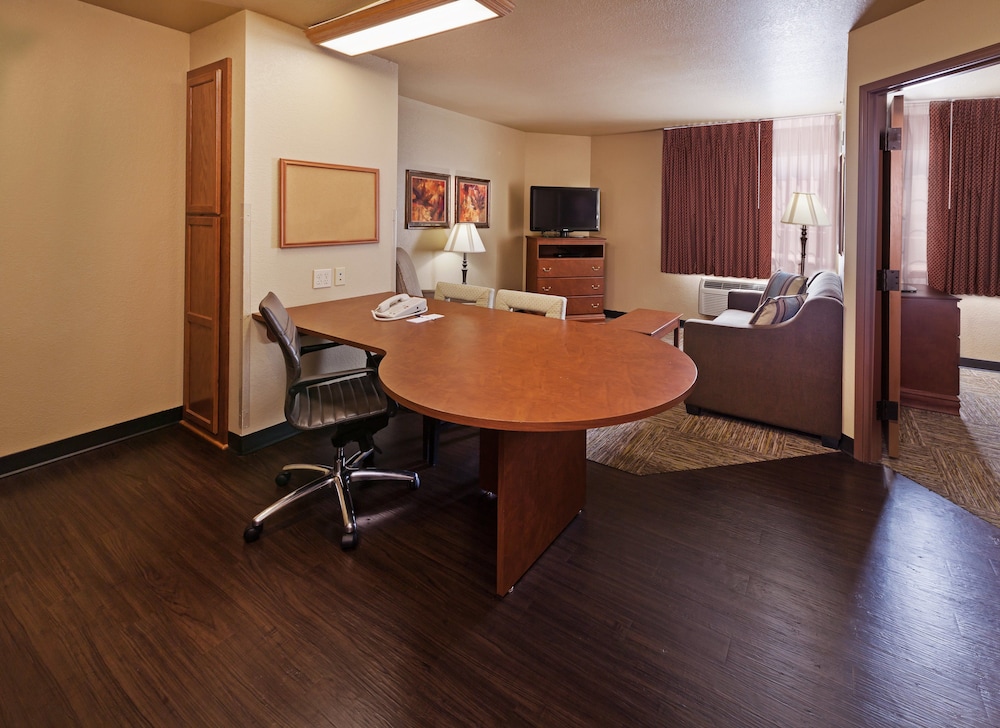 Candlewood Suites St. Robert 35/44