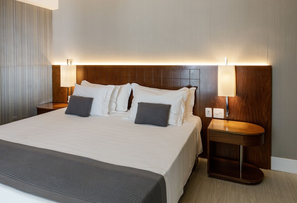LUXURY, DOUBLE BED, FRONT VIEW