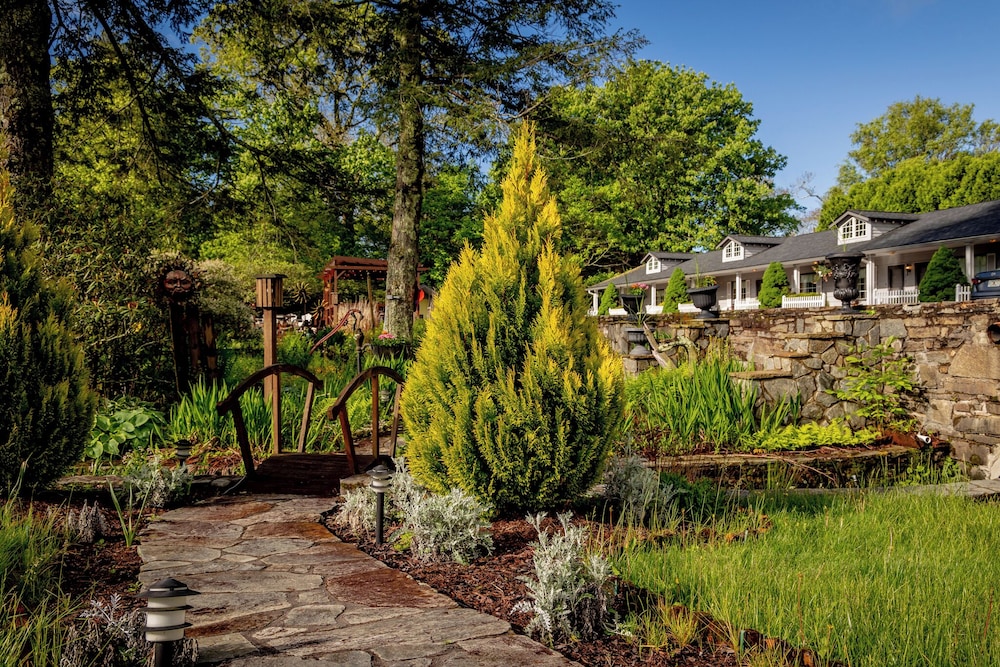 Azalea Garden Inn 44/50