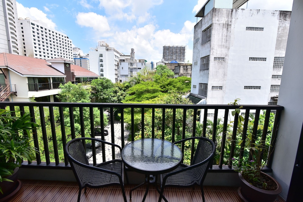 Wungnoy Hotel 60/66