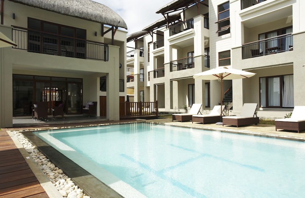 Grand Bay Suites 4/65