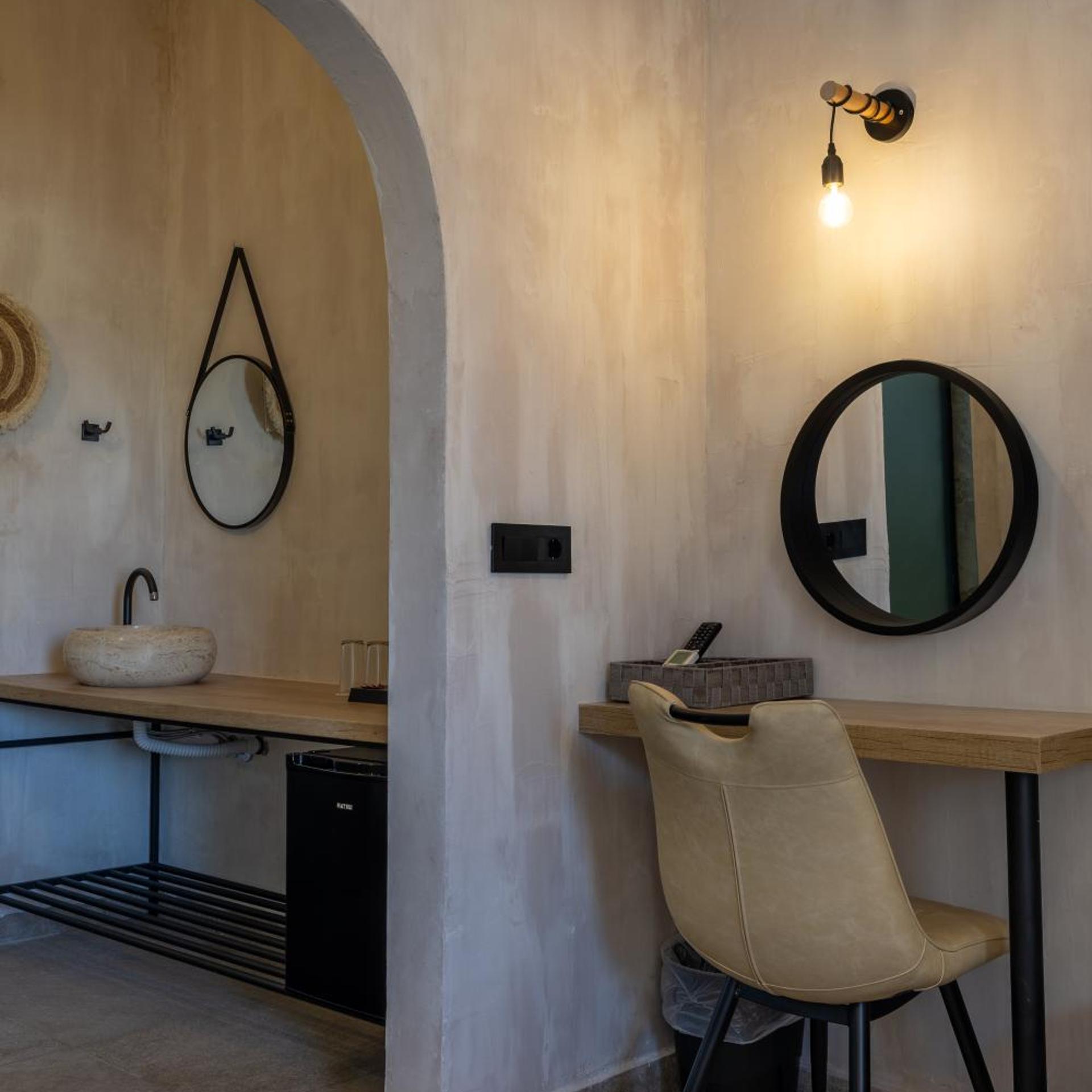 Iviskos – Adults Only 20/22