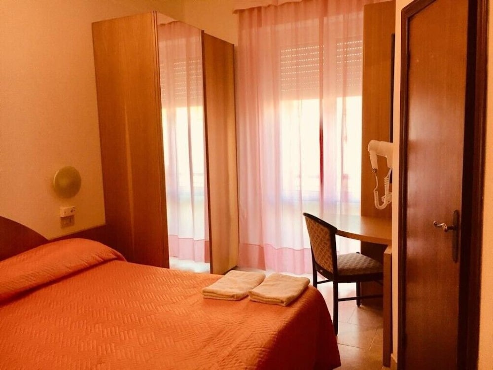 HOTEL PICADOR 6/22