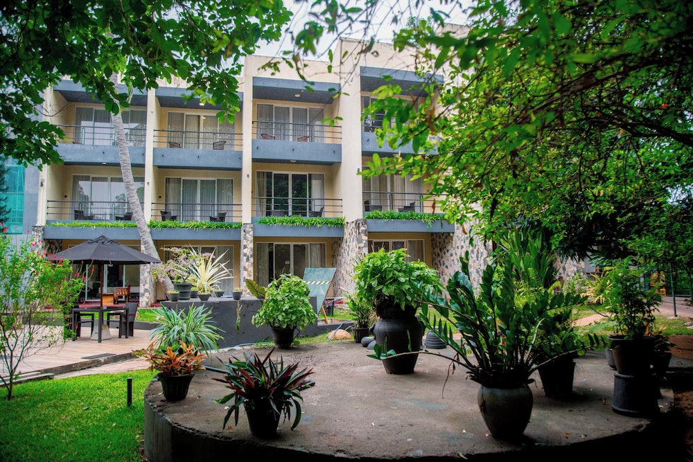 Miridiya Lake Resort 4/52